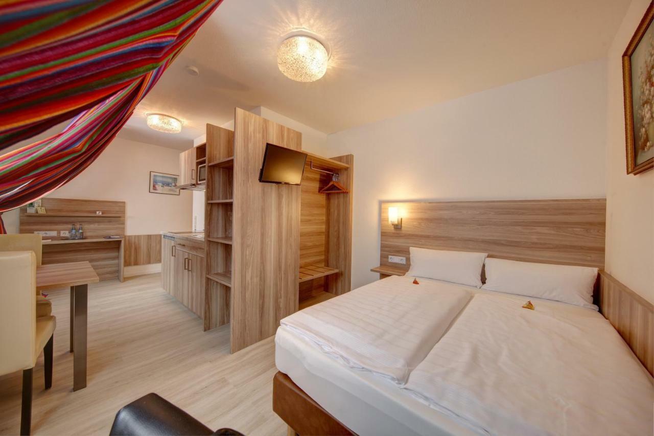 Aparthotel Deutschmeister 3*